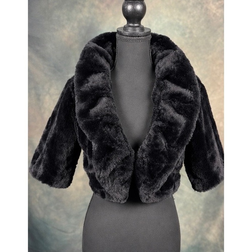 Signature by Robbie Bee Black Faux Fur Shrug Cropped Bolero Jacket Medium